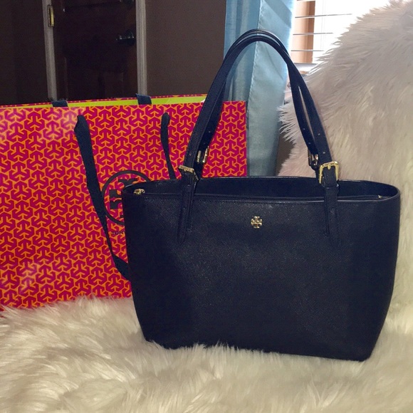Tory Burch Handbags - Auth Tory burch York tote handbag medium
